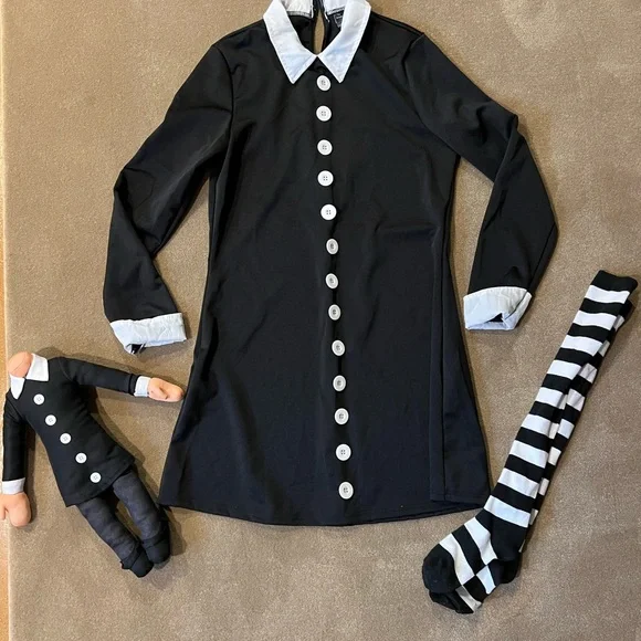 Wednesday Addams costume and accessories - Picture 1 of 2